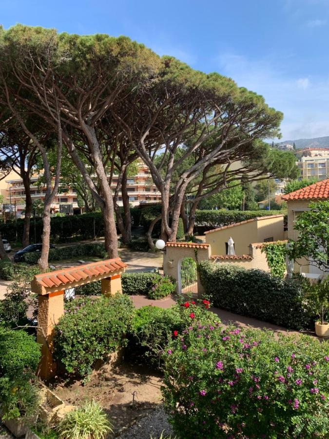 Hotel Beau Rivage Le Lavandou Exteriér fotografie